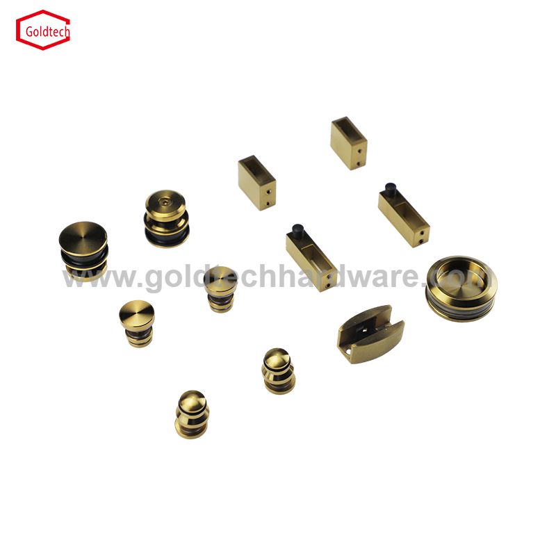 Увеличьте визуальную привлекательность вашей душевой комнаты с помощью безрамной фурнитуры для душевых дверей и систем раздвижных душевых дверей.